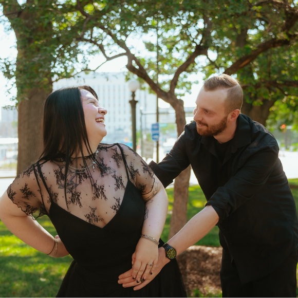 Meet your Posher, Emilee - Picture 1 of 3